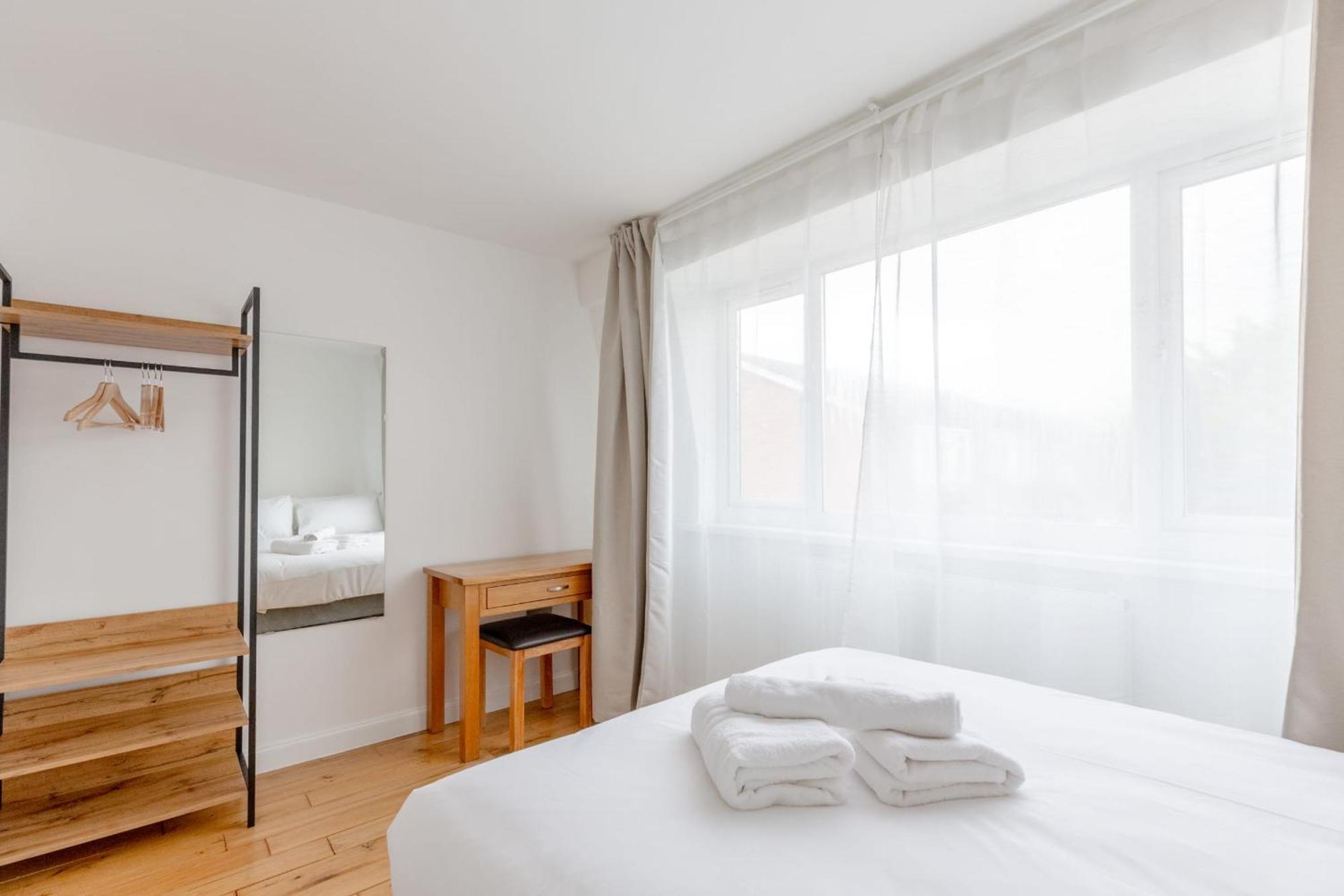 Spacious 4bd Near Excel London! Casa vacanze Londra