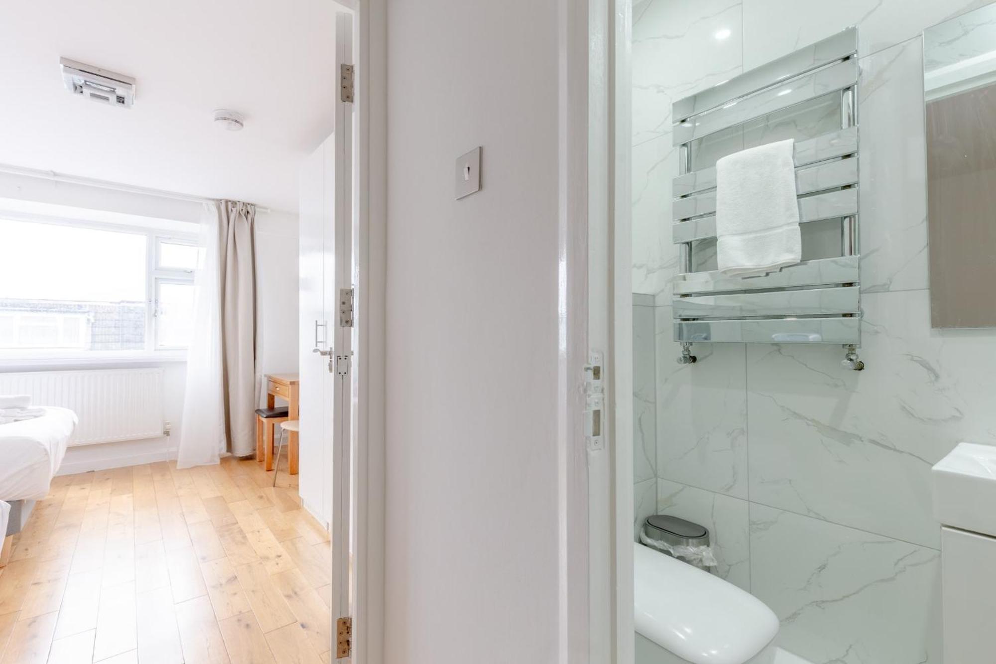 Spacious 4bd Near Excel London! * Londra