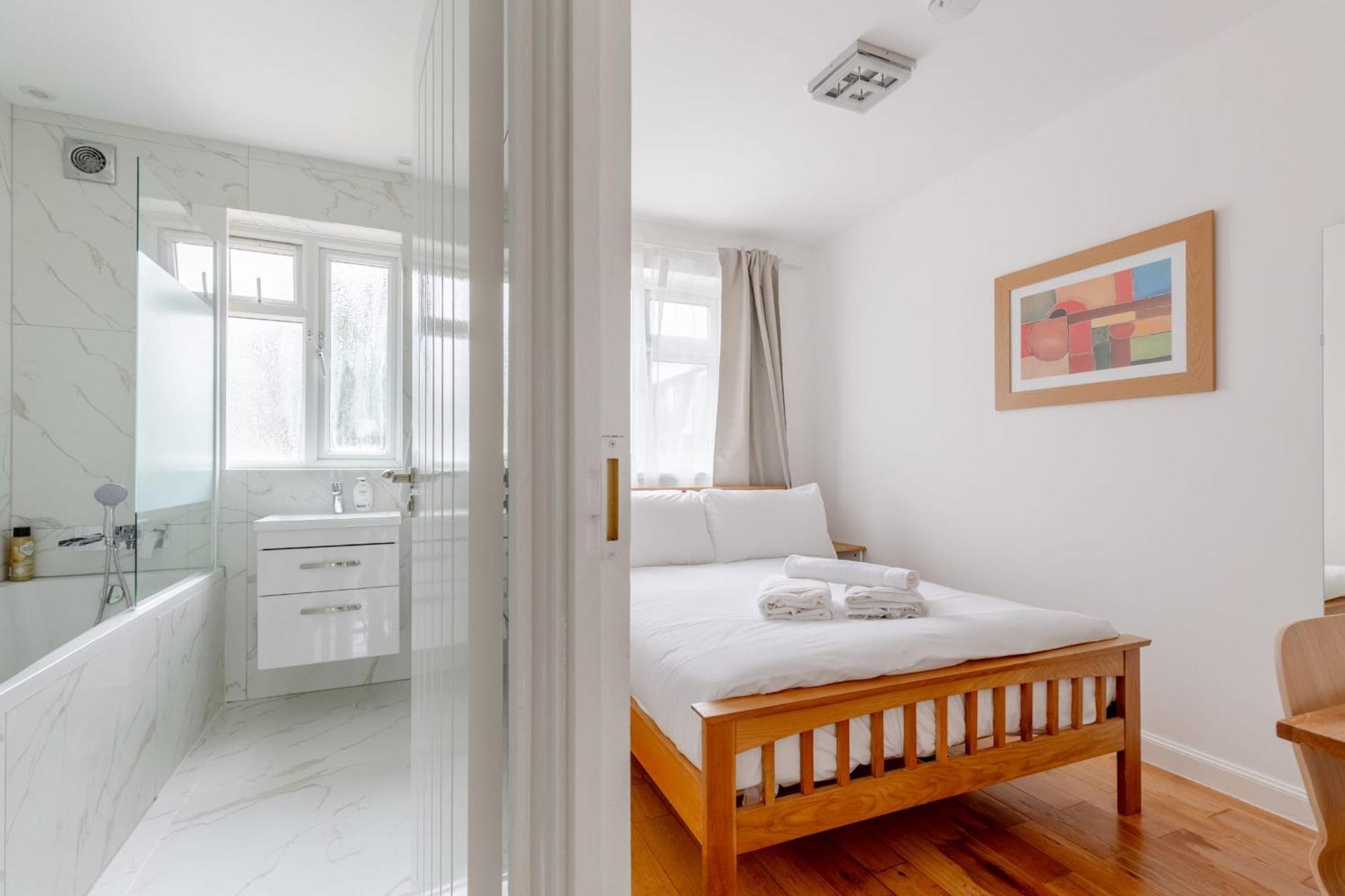 Spacious 4bd Near Excel London! Casa vacanze *