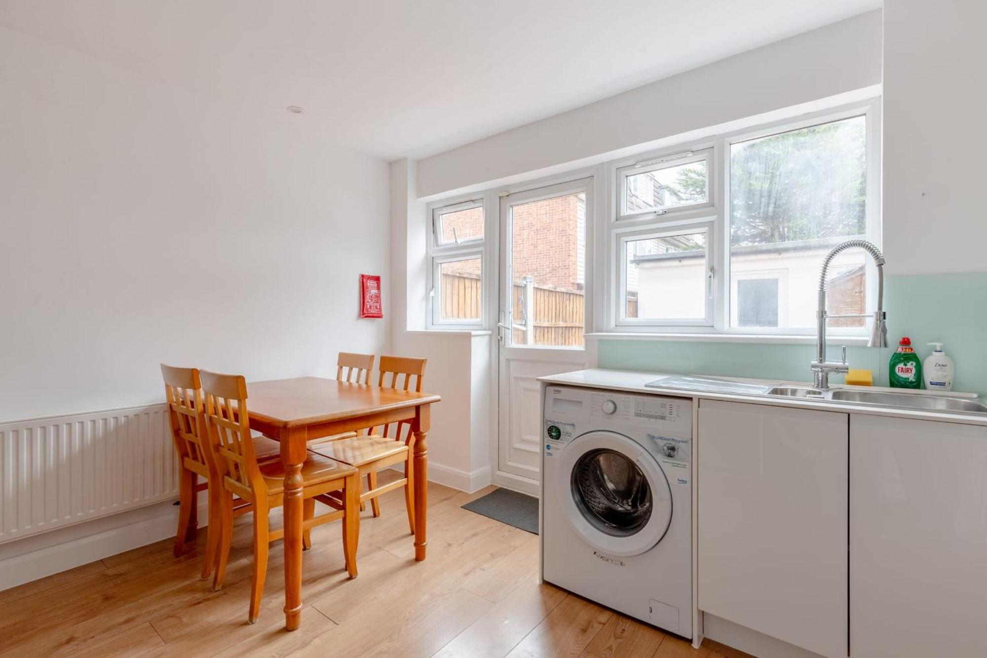 Ferienhaus Spacious 4bd Near Excel London! *